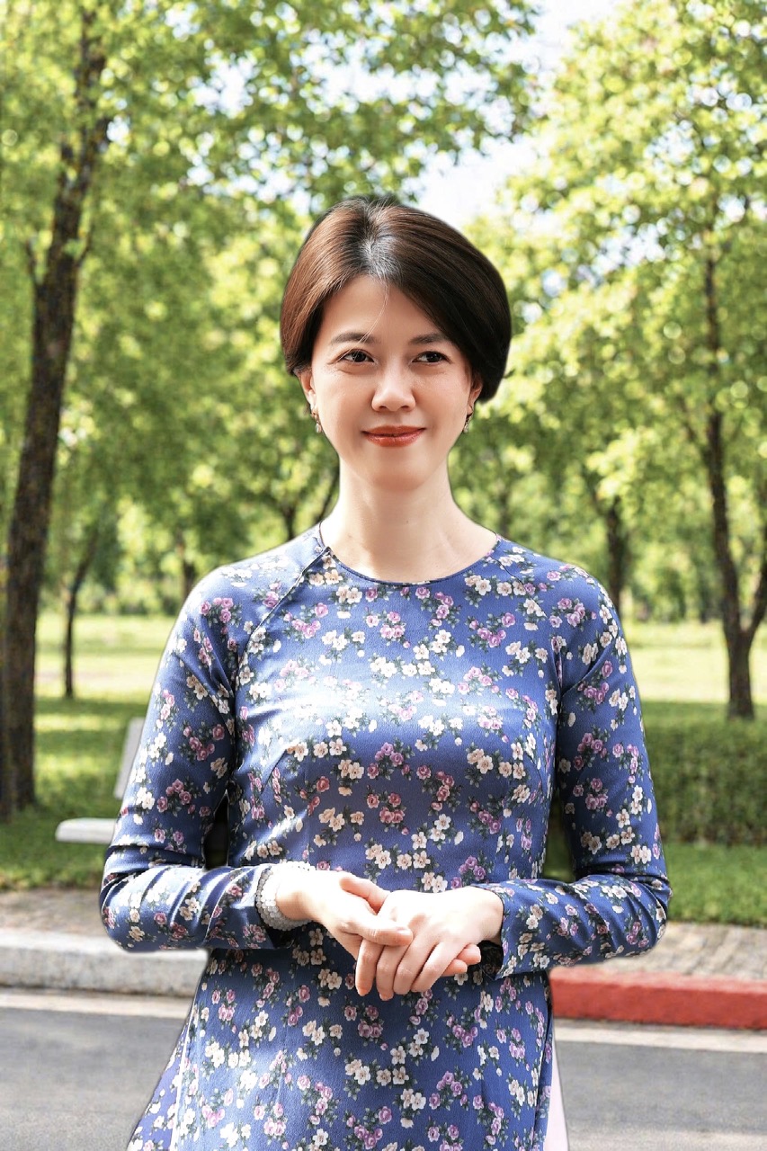 Chân dung TS. Trịnh Thục Hiền
