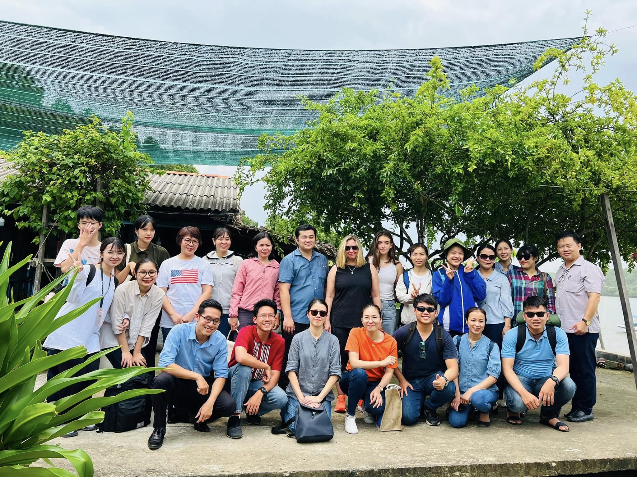 Field Activity Can Gio